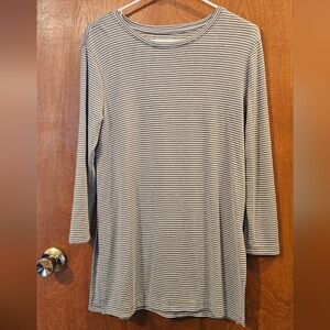 Womens tunic tee size medium